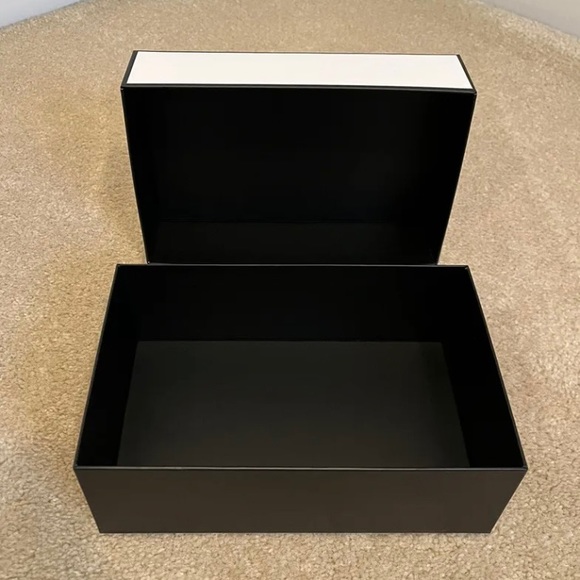 CHANEL gift box. Brand new and authentic, - Picture 3 of 4